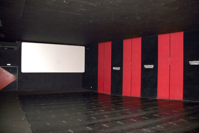 Datei:City Kino ohne Stühle.jpg
