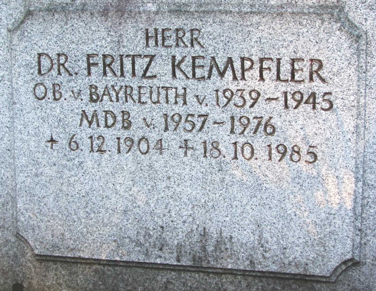 Datei:Kempfler Grabinschrift.jpg