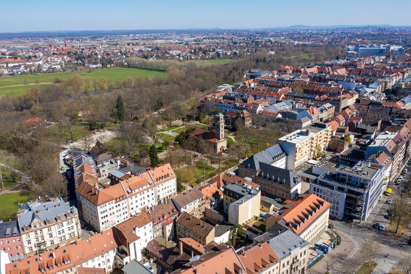 Datei:Auferstehungskirche März 2020.jpg