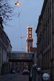 Bäumenstraße am Stadttheater Blickrichtung Rathausturm 2019.jpg