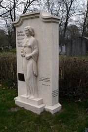 Emilie Lehmus Gedenkstein mit Hinweis Mrz 2020 3.jpg