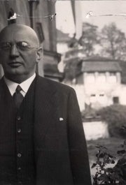 Hugo Mosbacher 2.png