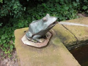 Stadtpark Ostteil Bronzeplastik.JPG