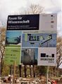 Bautafel für weitere Baumaßnahmen der <a class="mw-selflink selflink">Uferstadt Fürth</a> an der  im April 2008