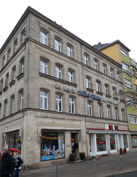 Datei:Gustav-Schickedanz-Straße-5.jpg