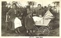 Wolfgang Lippert mit Familie und Bekannten. Original-Bildunterschrift: "Fürth, Aug. 1920. Mutter, Frau Stoettner, Vater, Otto, Elisabeth Stoettner"