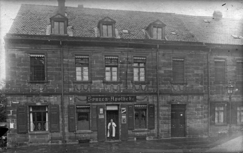 Datei:AK Sonnenapotheke gel 1935.jpg