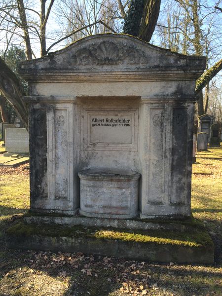 Datei:Grab v. Albert Rosenfelder am Neuen Jüd. Friedhof.JPG