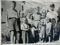 "Zille" in Stadeln. Kindergruppe 1958 in der <!--LINK'" 0:54--> vor Haus <!--LINK'" 0:55--> 14.