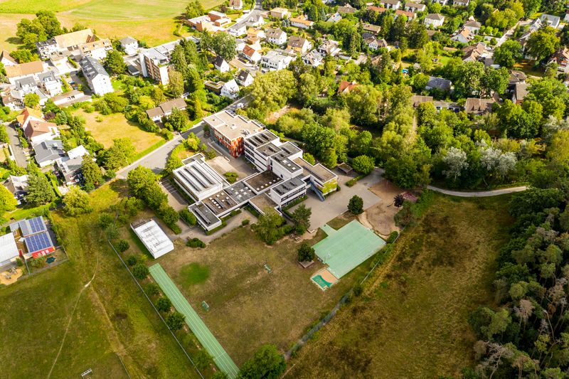 Datei:Adalbert-Stifter-Grundschule Aug 2020 1.jpg