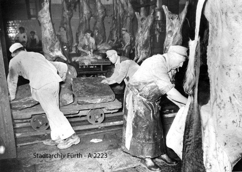 Datei:Rinder im Schlachthof A2223.jpg