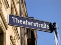 Straßenschild Theaterstraße