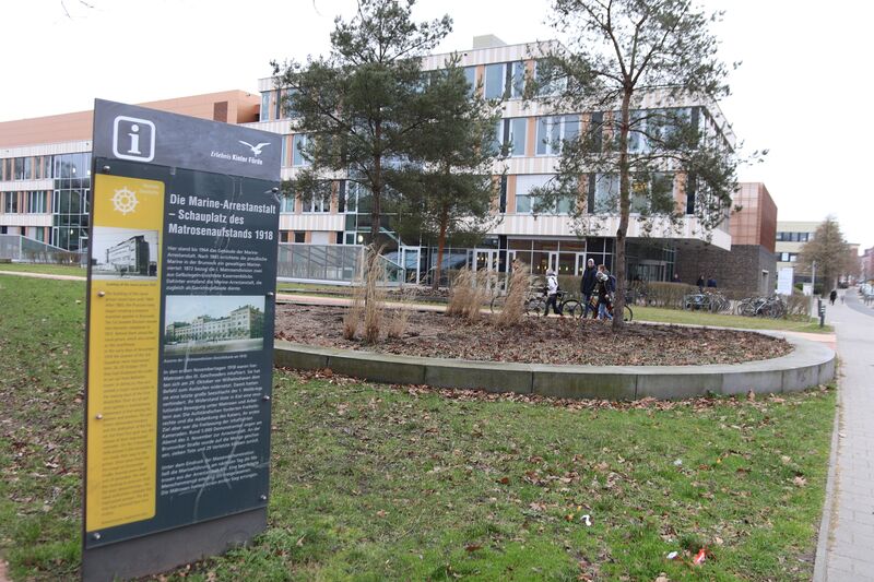 Datei:Karl-Lennert-Krebszentrum Kiel.JPG