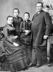 Schildknecht Georg Adam und Familie, 1886 .jpg