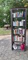 Buchtauschregal auf dem Grundstück der Wilhelm-Löhe-Gedächtniskirche, Kronacher Straße 27, Juli 2025