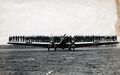Flugzeug Junkers G 23 mit Personal auf dem Flugplatz in Atzenhof - die mit X gekennzeichnete Person ist vermutlich Michael Reichel, ca. 1925
