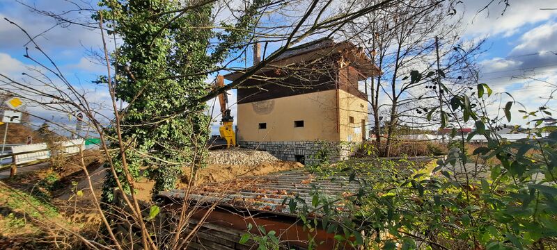 Datei:Bahnhof Vach Stellwerk 2 2023.2.jpg