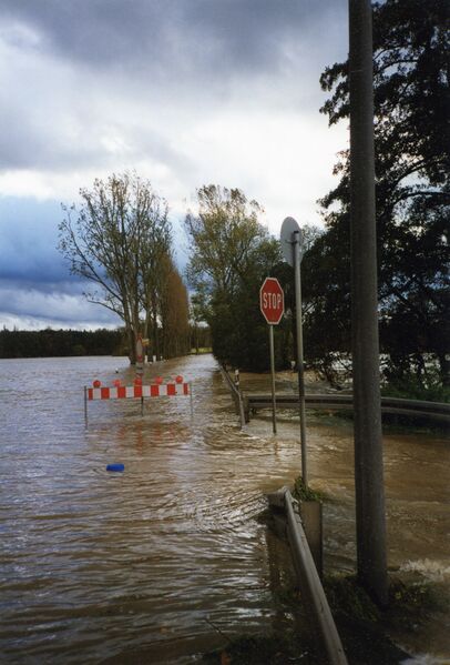 Datei:NL-FW 09 KP 495 Hochwasser Stadeln 1998.1.jpg