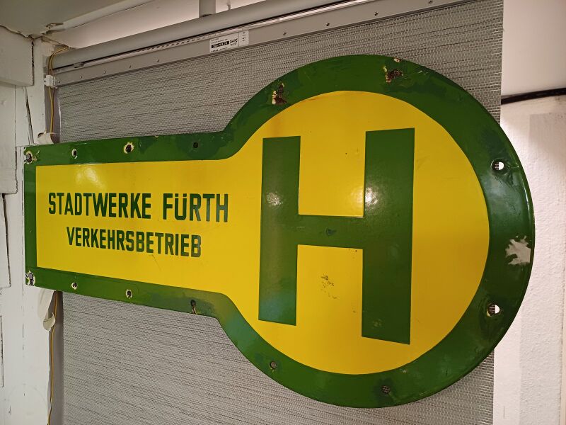 Datei:2023-08-20 Haltestellenschild.jpg