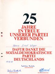 Urkunde 25 Jahre SPD Mitgliedschaft 1975.jpg