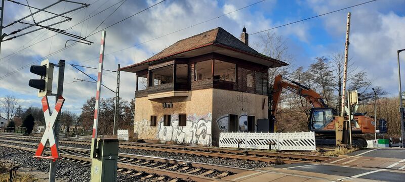 Datei:Bahnhof Vach Stellwerk 2 2023.5.jpg