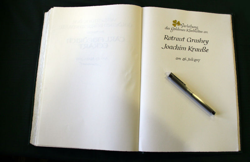 Datei:Buch Goldenes Kleeblatt 2017.jpg