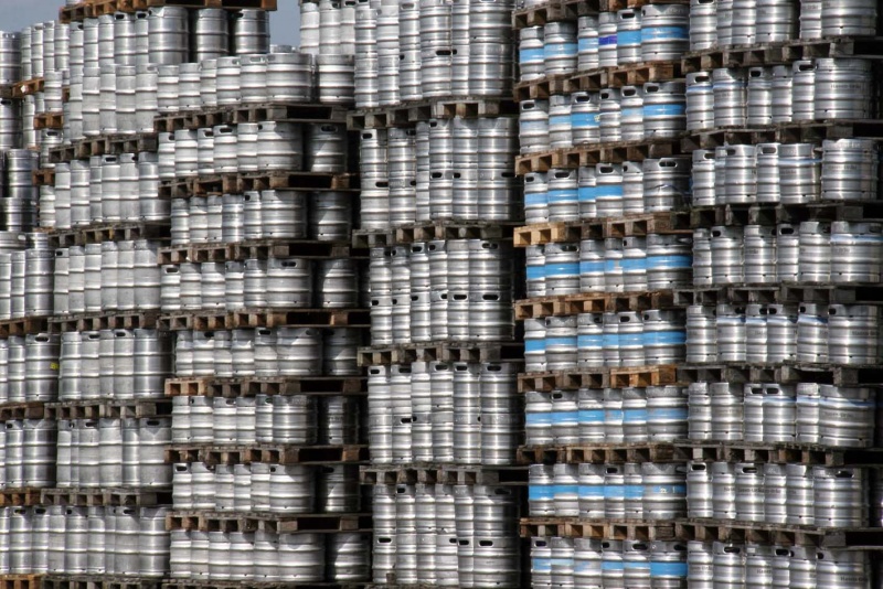 Datei:Tucher Fässer.jpg