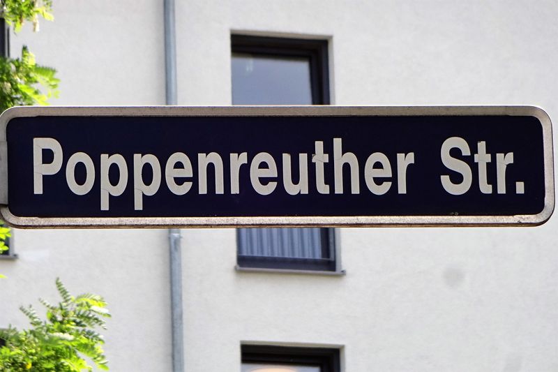 Datei:Straßenschild Poppenreuther Straße.jpg