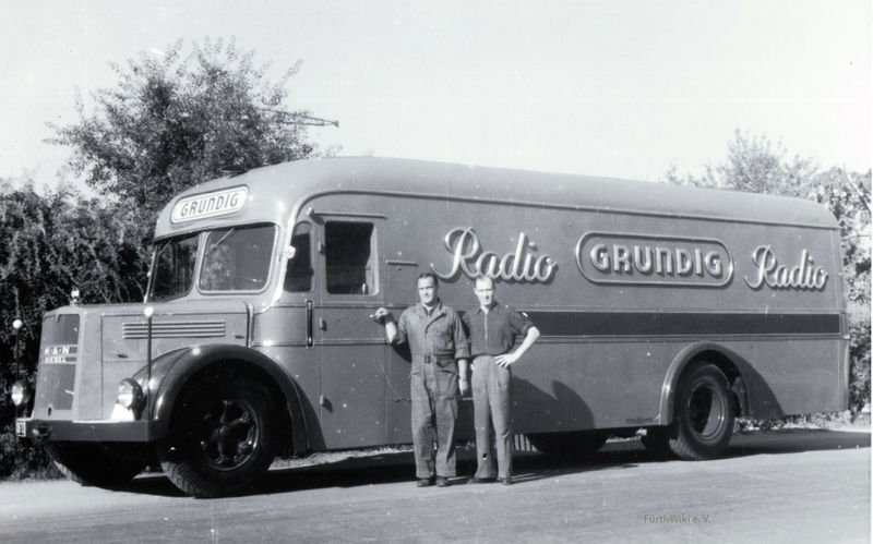 Datei:Grundig Fuhrpark 12 Kurgartenstraße.jpg