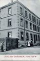 Ansichtskarte des ehem. Gebäudes Espanstraße 126 um 1919 - auf der Rückseite Hinweis auf den Verlag E. Plitt und der Aufdruck "Volksstaat Bayern", der nur während der Regierungszeit Kurt Eisners verwendet wurde.