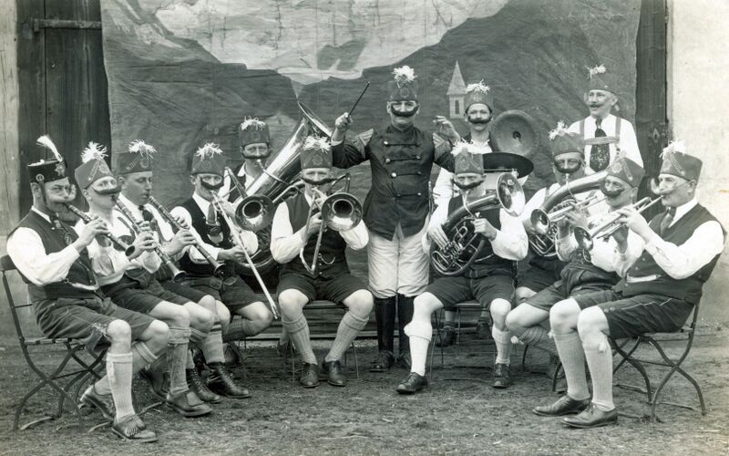 Datei:Oberlandler-Kapellen Noris ngl.jpg