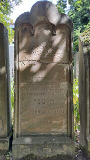 Samuel Dessau Grabstein 1.jpg