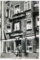 Das Gebäude Gustavstraße 54 mit entsprechender NS-Beflaggung, 1942