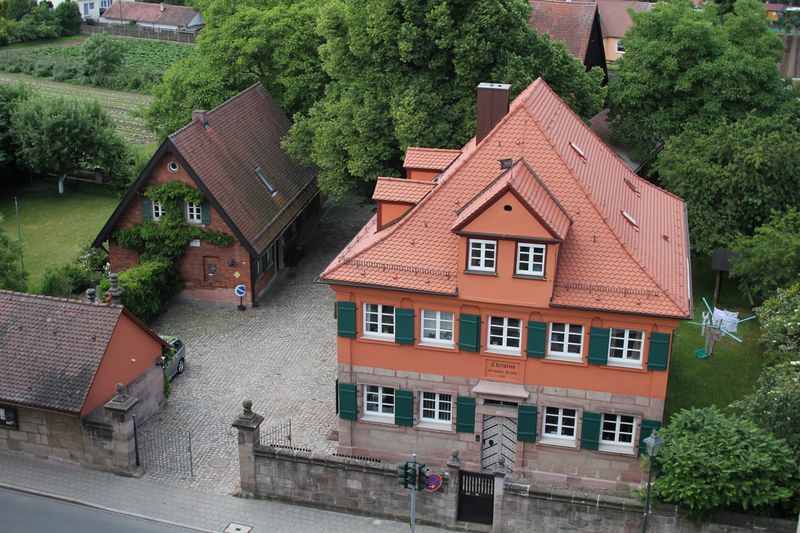 Datei:Pfarrhaus; Blick vom Kirchturm.JPG
