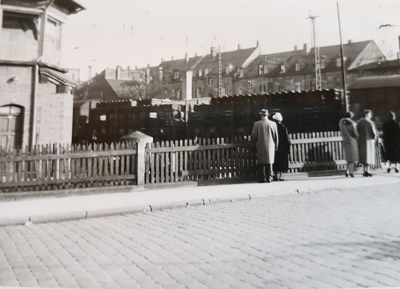Datei:Bahnübergang Ottostrasse 1960 II.jpg