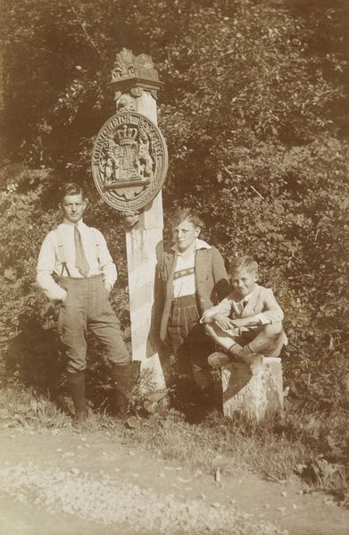 Datei:Lippert Familienalbum (10).jpg