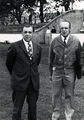 Hans Röllinger (rechts im Bild), Vorstand der Spielvereinigung 1952