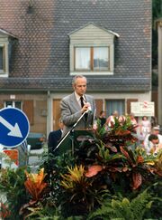 NL 16-127-90 Scherzer Einweihung Brücke Unterfarrnbach 1980.jpg