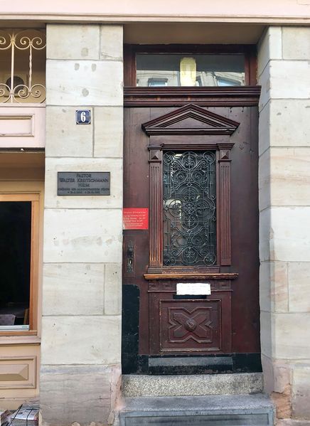 Datei:Ottostraße 6 Kreitschmann-Heim Eingang.jpg