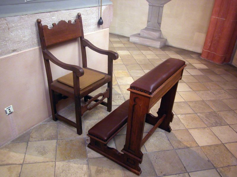 Datei:Beichtstuhl 2.jpg