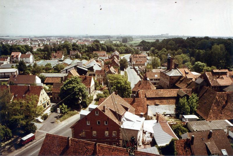 Datei:Burgfarrnbach Blick vom Turm 1991 4.jpg