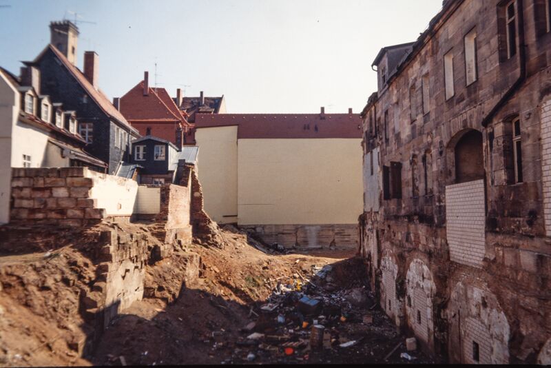 Datei:NL-FW 05 0252 KP Schaack Baustelle zwischen rechts Gartenstraße und links Wasserstraße 17.3.1990.jpg