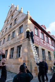 Goldener Schwan Enthüllung Nov 2019 2.jpg