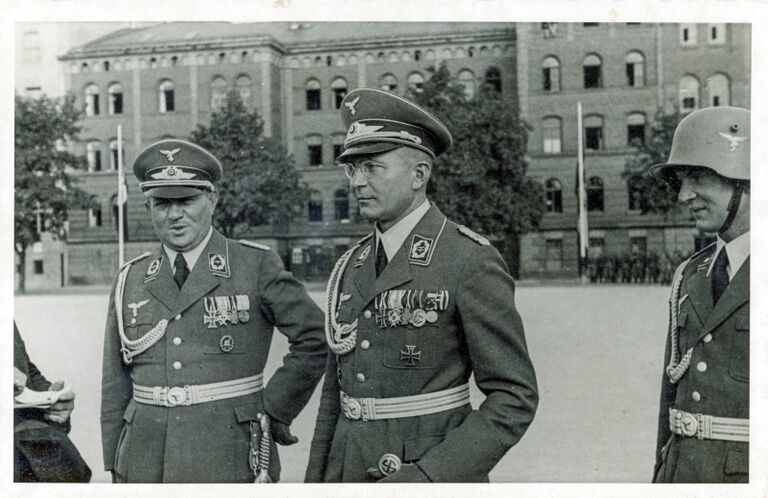 AK Fahr-Abteilung mit Kommandant Friedrich Heilingbrunner ngl Okt 1934.jpg