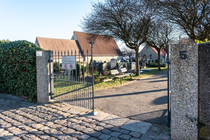 Datei:Friedhof Vach Dez 2025.jpg