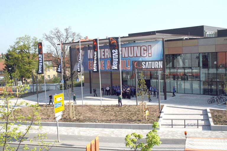 Saturn Eröffnung 1287.jpg