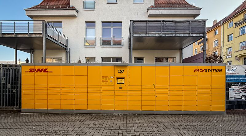 Datei:DHL Packstation 157, Steubenstraße 13, 90763 Fürth.jpg