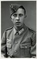 Unbekannter Soldat aus der Familie Reichel im Fotostudio Stöhr, ca. 1940