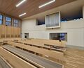 Neuapostolische Kirche, Gottesdienstsaal, Blick auf Orgel, Okt 2025 <span class="smw-highlighter" data-type="8" data-state="inline" data-title="Hinweis" title="Erstellungsdatum: 23. Oktober 2025Lizenz: cc-by-3.0"><span class="smwtticon note"></span><span class="smwttcontent">Erstellungsdatum: <!--LINK'" 0:52--> <!--LINK'" 0:53--><br>Lizenz: cc-by-3.0</span></span>