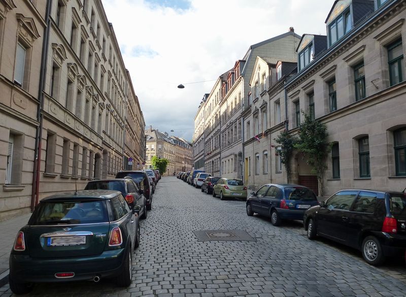 Datei:Theaterstraße von der Theresienstraße.jpg